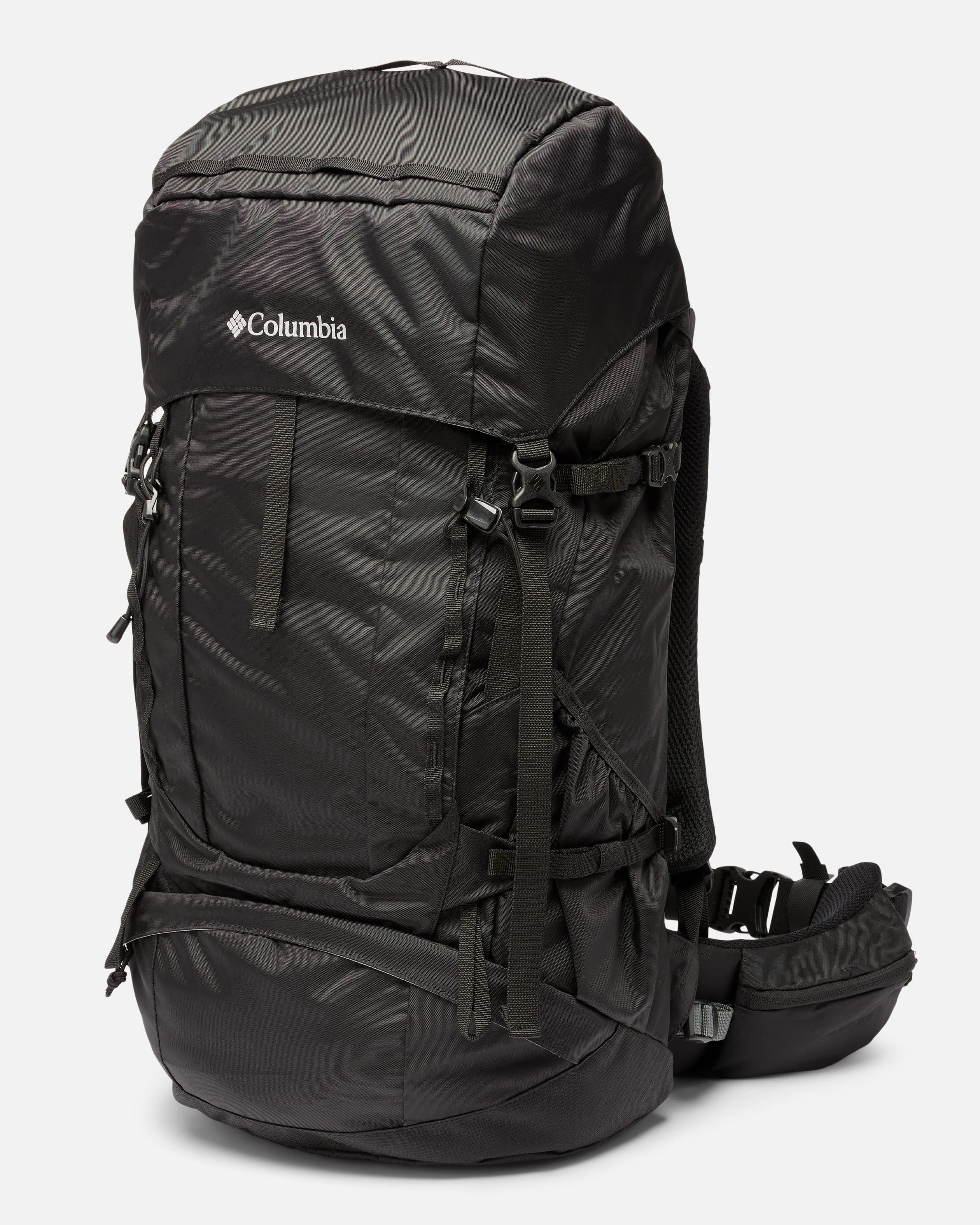 Mochilas, gorras y equipamiento
